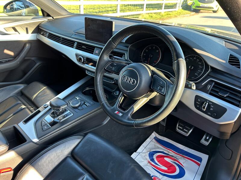 AUDI A4 AVANT