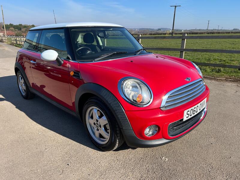 MINI HATCH