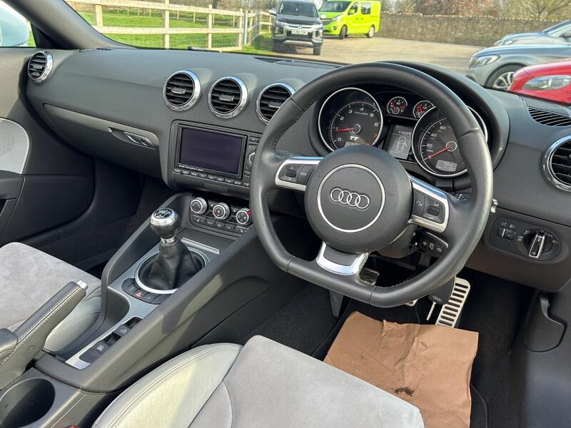 AUDI TT