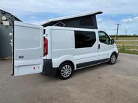 NISSAN NV300