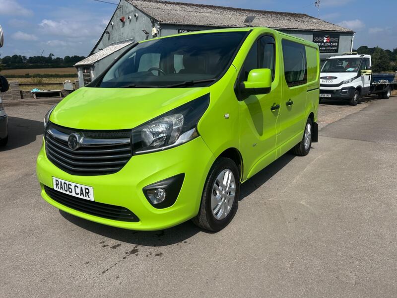 VAUXHALL VIVARO