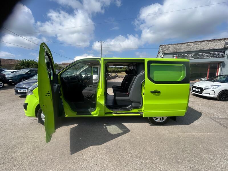 VAUXHALL VIVARO