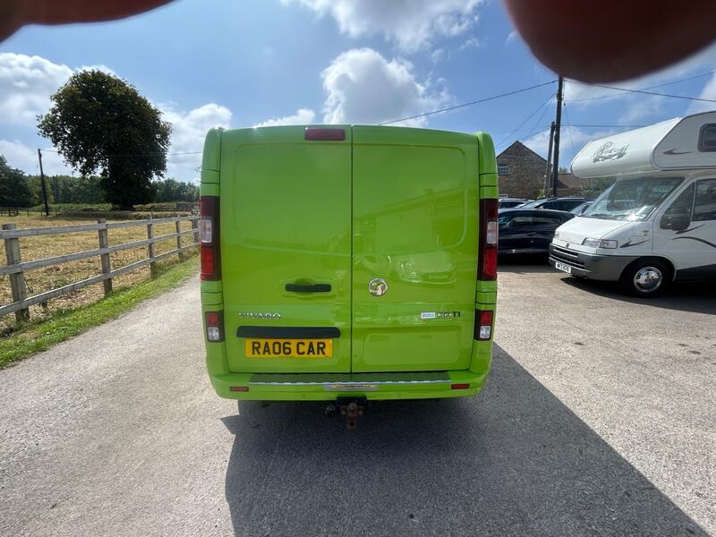 VAUXHALL VIVARO