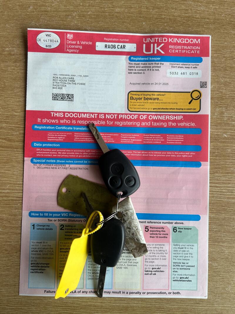 VAUXHALL VIVARO